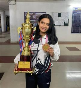 छात्रा प्रज्ञा पाठक  टेबल टेनिस प्रतियोगिता में चौथा स्थान प्राप्त किया -Event of Govt.V.Y.T.PG. Autonomous College, Durg