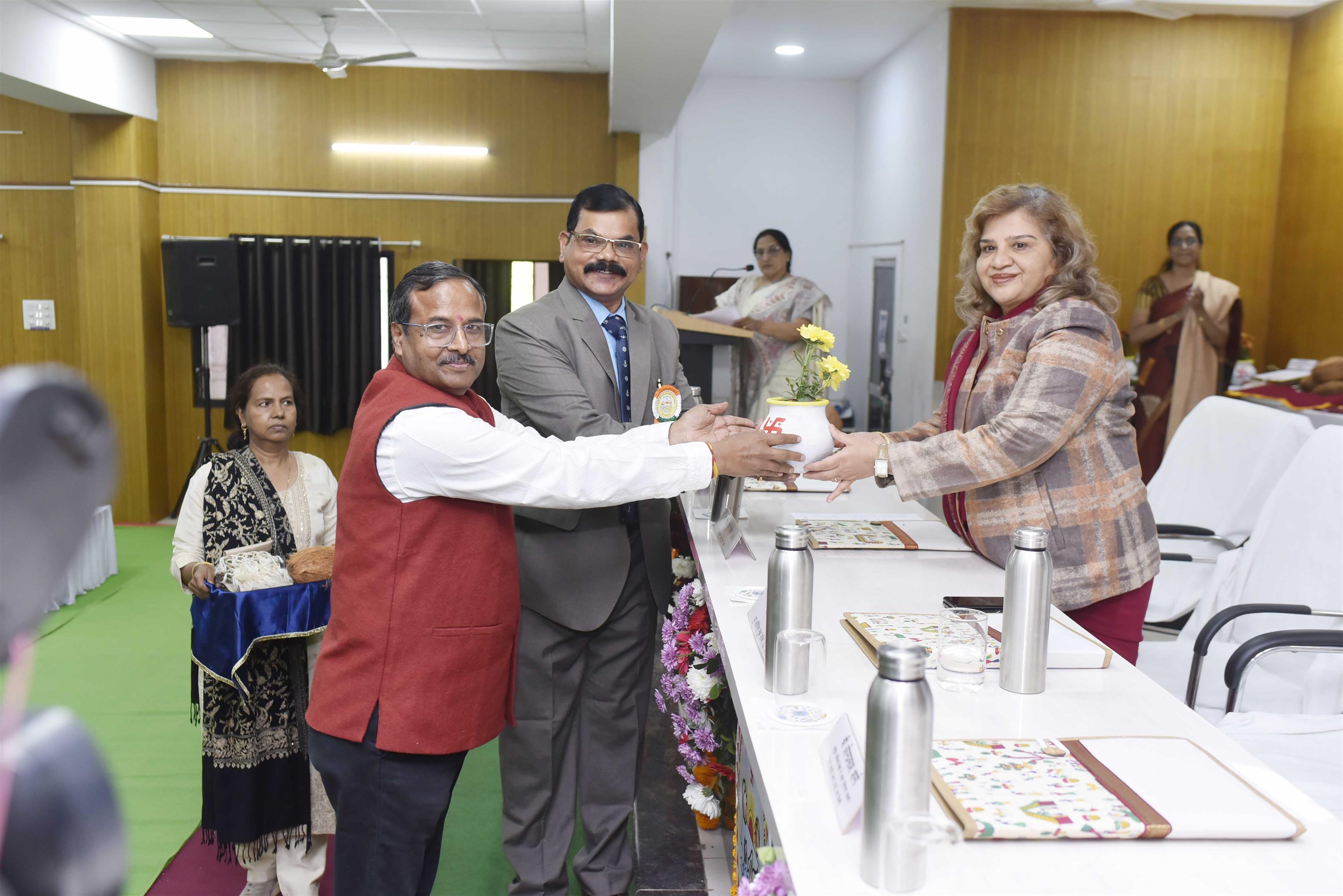 Science College Durg - मानवीय मूल्यों का संवर्धन ही नई षिक्षा नीति का मुख्य 