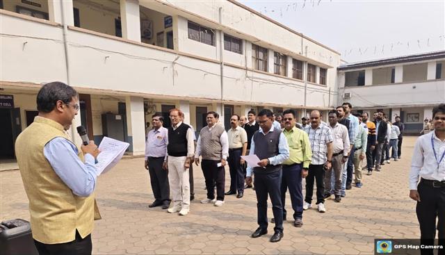 Science College Durg - संविधान दिवस पर प्रस्तावना का सामूहिक वाचन एवं शपथग्रहण समारोह सम्पन्न 
