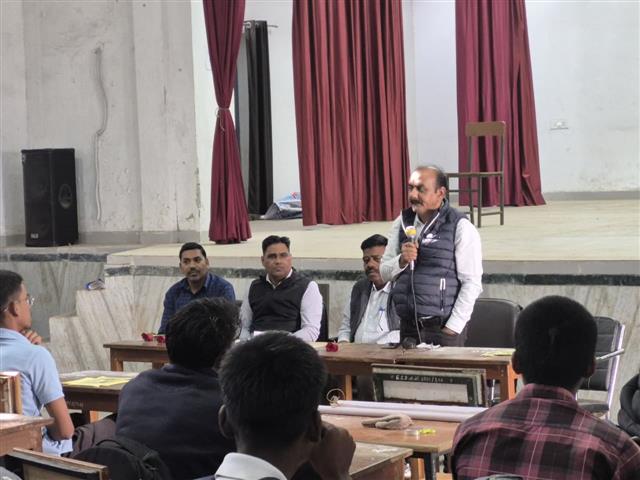 Science College Durg - सड़क सुरक्षा माह के अंतर्गत  व्याख्यान एवं  शिविर का आयोजन ।। 