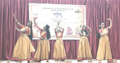 Science College Durg - साईंस कालेज, दुर्ग में रंगारंग स्पंदन कार्यक्रम आयोजित  बसंत पंचमी केवल पूजन ही नही बल्कि आदर्षो को आत्मसात करने का दिन  