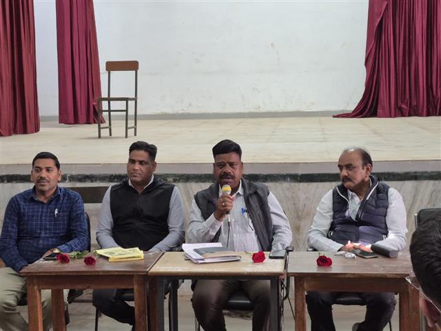 Science College Durg - सड़क सुरक्षा माह के अंतर्गत  व्याख्यान एवं  शिविर का आयोजन ।। 